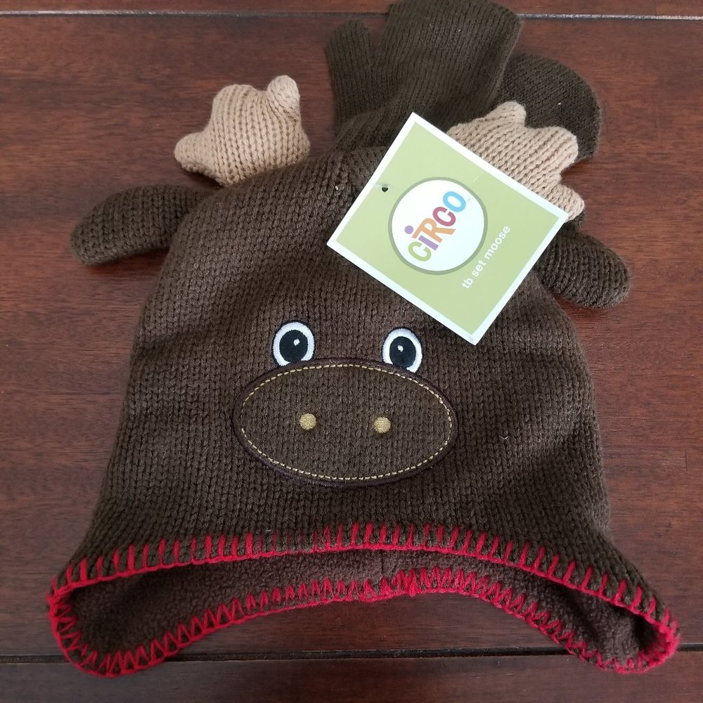 Moose Hat with Mittens